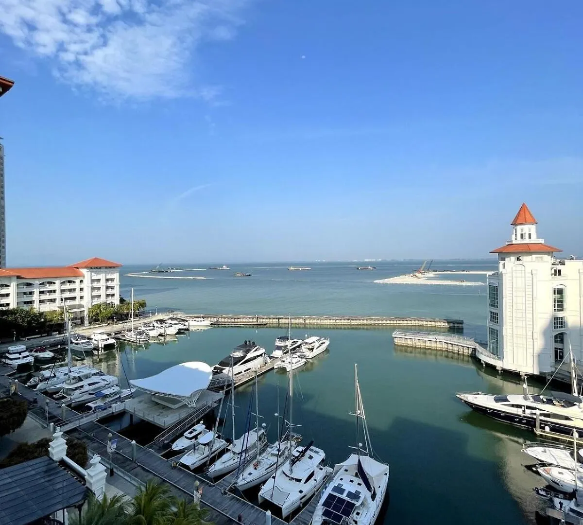 Marina Suite With Seafront Sunrise View George Town